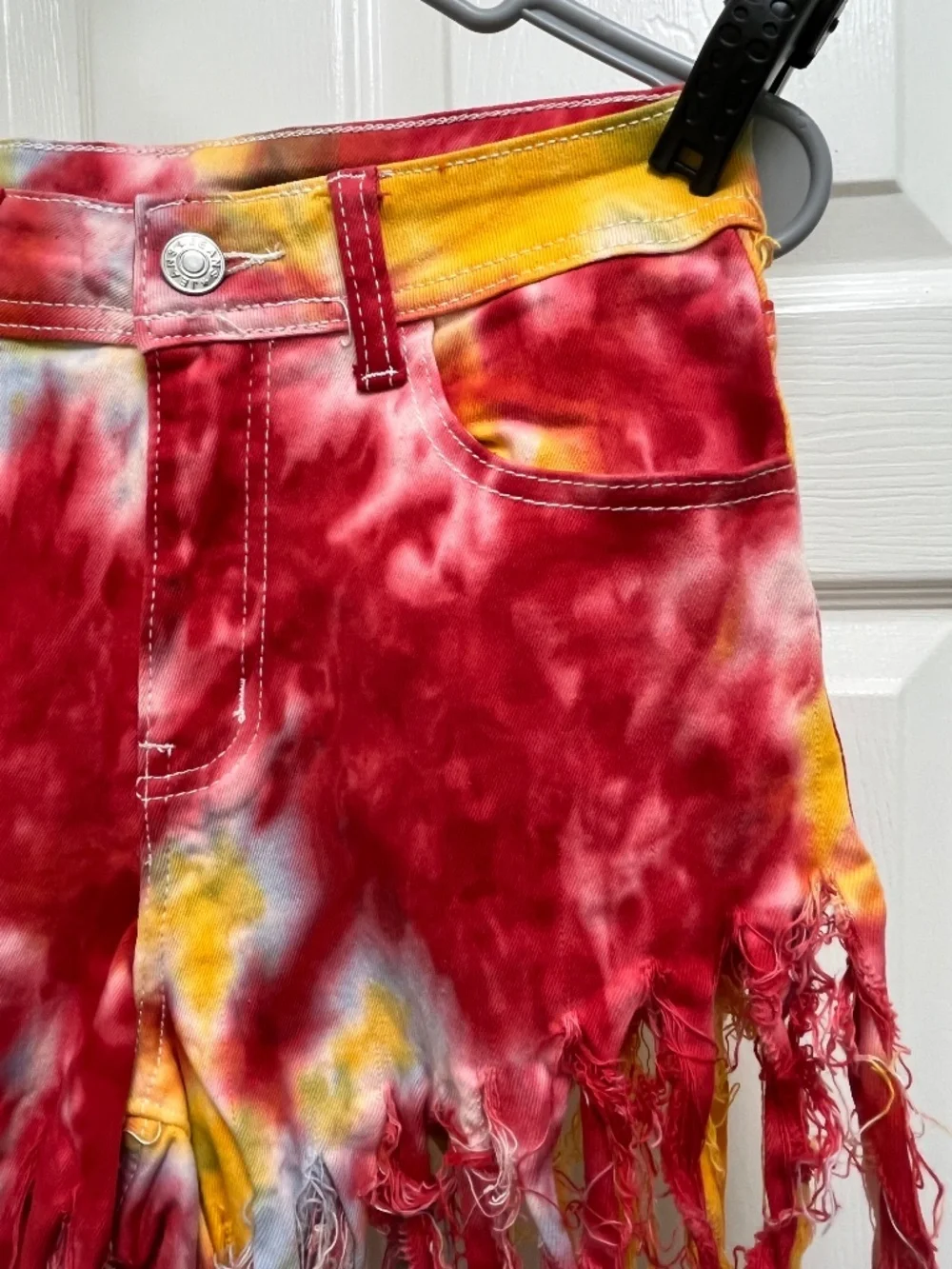 Juniors Red & Yellow Shredded K.I.M Shorts M - Picture 4 of 10